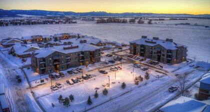 Walk to MSU | Bridger + Big Sky | King Bed
