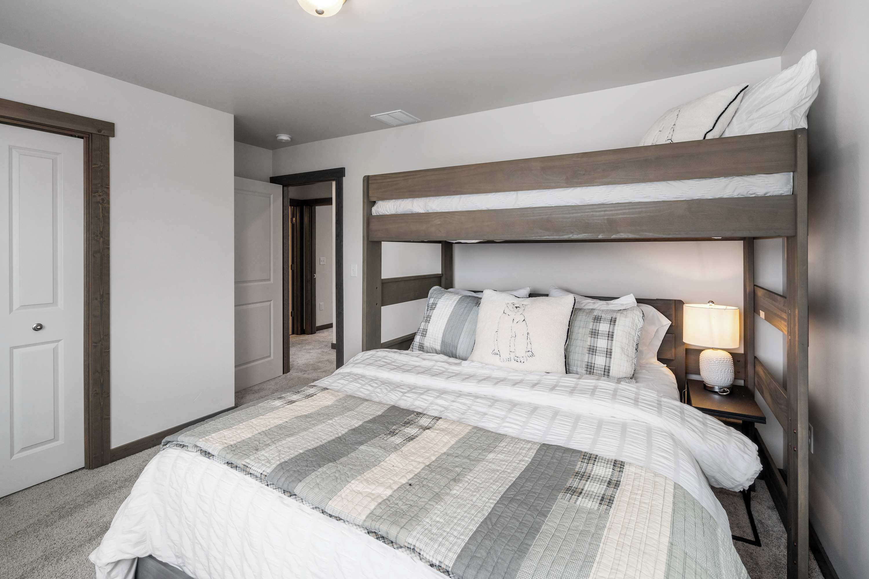 6 Schlafzimmer, Bügeleisen/Bügelbrett, WLAN, Bettwäsche