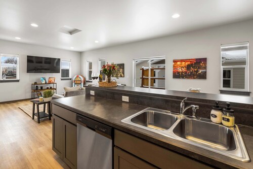 Downtown Duplex | Game Room | Mountain Music