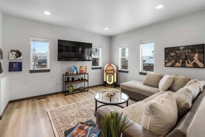 TV, offices - Heart of Bozeman | Juke Box Jet Away (Bozeman)