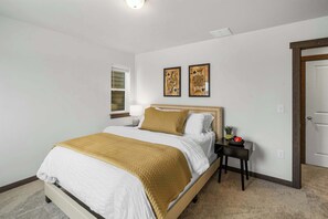 3 chambres, fer et planche à repasser, Wi-Fi, draps fournis