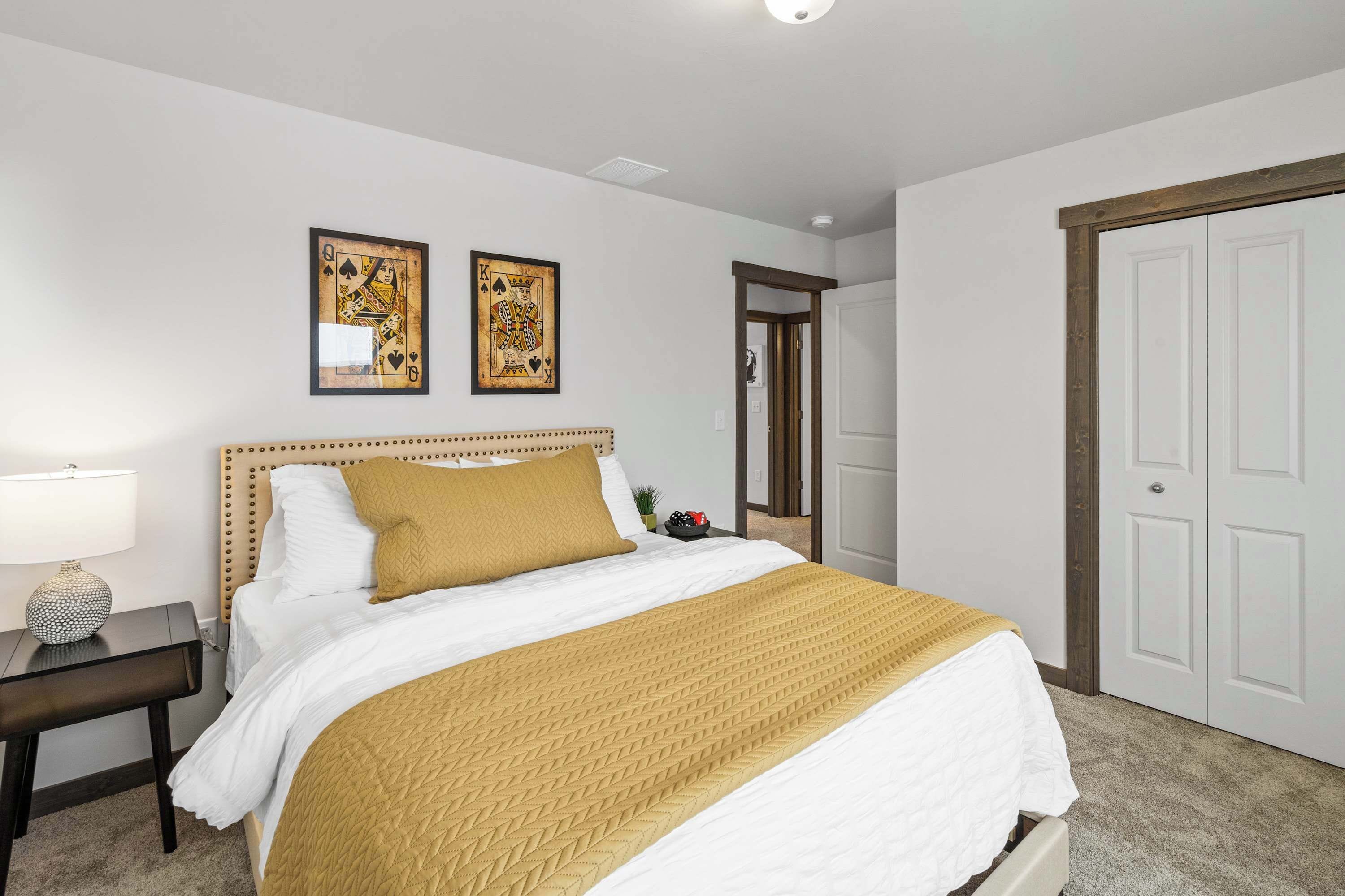 3 slaapkamers, een strijkplank/strijkijzer, wifi, beddengoed