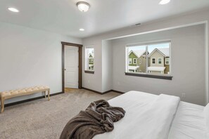 3 Schlafzimmer, Bügeleisen/Bügelbrett, WLAN, Bettwäsche