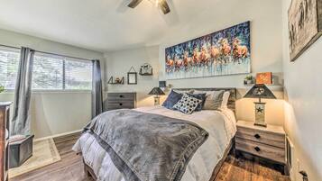 2 bedrooms, iron/ironing board, free Internet, bed sheets