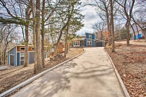 Property grounds - Wooded Pottsboro Escape ~ 1 Mi to Lake Texoma (Pottsboro)