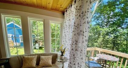 Spacious 1 Bedroom Cottage Close to Everything 2