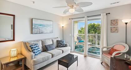 Experience Folly Life & Water Views
Quiet, Clean, Beach & Downtown Charleston.