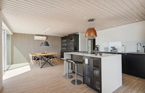 Køleskab, ovn, kogeplade, opvaskemaskine