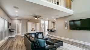 TV, fireplace, stereo - Luxury 5 Bedroom, 3.5 Bathroom Pool Hot Tub (Plano)