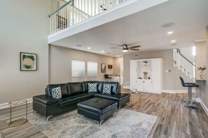 TV, fireplace, stereo
