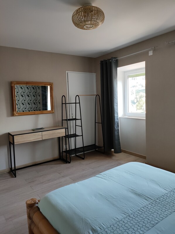 3 bedrooms, iron/ironing board, WiFi, bed sheets - Gîte le Pantaléon (TRAMBLY)
