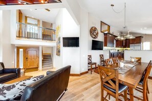 Interior - Corrock Style - Luxury Hot Tub Home near Ski Lifts & Downtown Ketchum! (Ketchum)