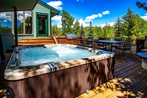 Terrace/patio - Corrock Style - Luxury Hot Tub Home near Ski Lifts & Downtown Ketchum! (Ketchum)