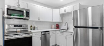 Cozy Bachelor unit 1 km from Georgian Bay!