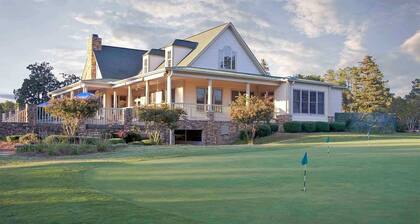 Quiet Condo on Golf Course with EV Plug near Pinehurst