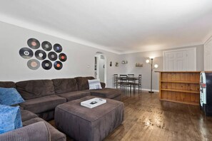 Fernseher, Stereoanlage