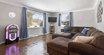 Rock n Roll! DT 2bd home! Walk to beach, bars&more