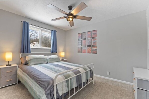 2 chambres, bureau, Wi-Fi gratuit, draps fournis