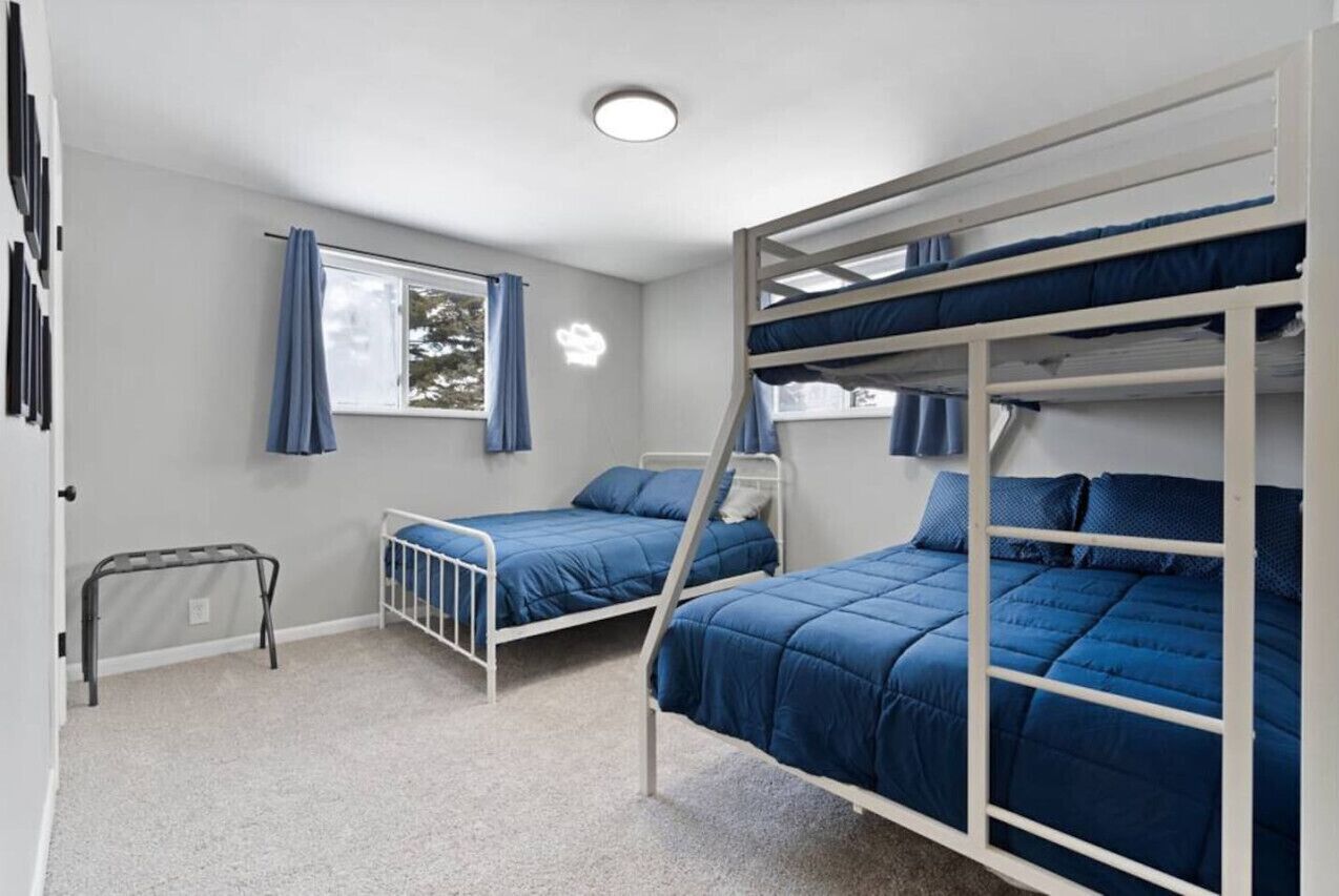 2 bedrooms, desk, free WiFi, bed sheets