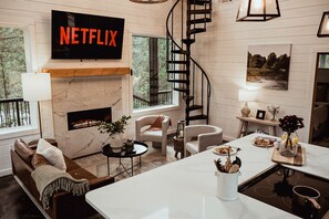 Interior - Honeymoon Cabin-Best Views-Hot Tub-Telescope-Pets-Stardust (Broken Bow)