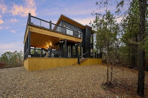 Exterior - Honeymoon Cabin-Best Views-Hot Tub-Telescope-Pets-Stardust (Broken Bow)