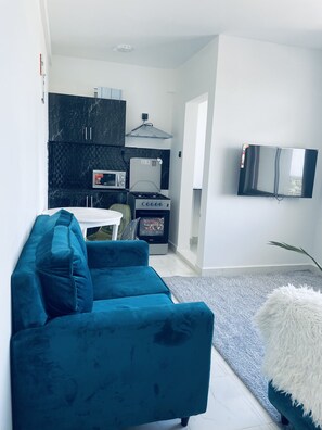 Living area - The Glen Apache (Nairobi)