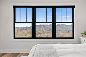 4 Schlafzimmer, Schreibtisch, Bügeleisen/Bügelbrett, Reisekinderbett