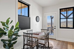 تناول الطعام