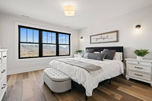 4 bedrooms, desk, iron/ironing board, travel cot