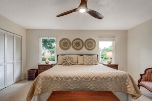 3 habitaciones, tabla de planchar con plancha, wifi y ropa de cama 