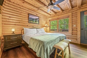 3 soverom, skrivebord, strykejern/-brett og wi-fi (inkludert)