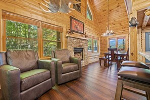 Smart-TV, peis, DVD-spiller og fotballspill