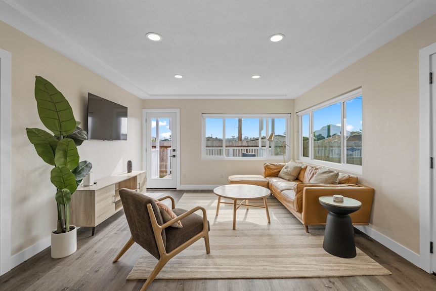 7m To Dt Sd And Sd Zoo! Modern Home W/ Parking - National City, CA