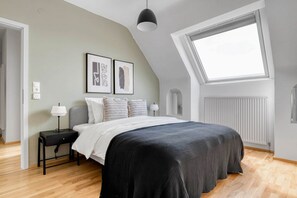 3 chambres, fer et planche à repasser, Wi-Fi, draps fournis