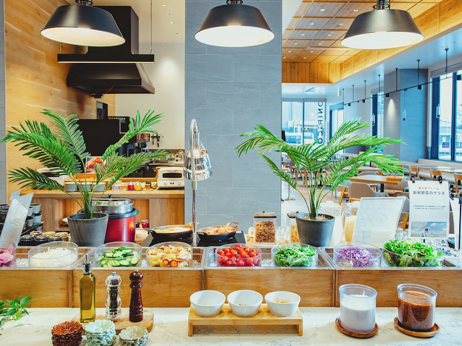 Desayuno buffet diario (JPY 2750 por persona)