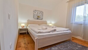 4 Schlafzimmer, Bügeleisen/Bügelbrett, kostenloses WLAN, Bettwäsche