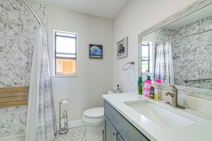 Hair dryer, towels - Private Dock! Canalfront Home: 4 Mi to Beaches (New Port Richey)