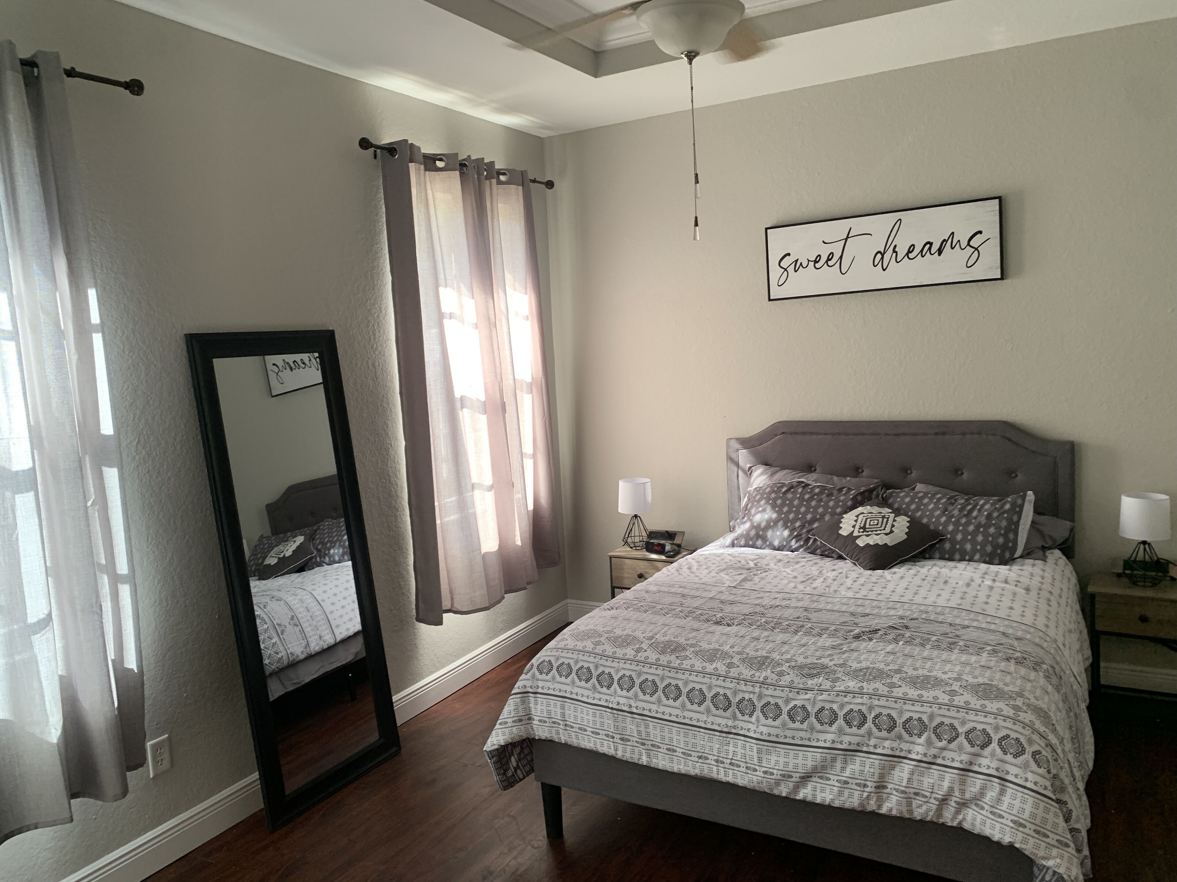 4 chambres, fer et planche à repasser, lit parapluie, Wi-Fi gratuit
