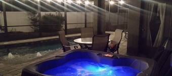 Heated Pool and Hot tub-near Legoland, Disney, Theme parks