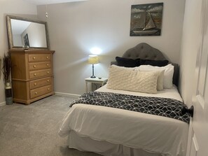 4 habitaciones, escritorio, tabla de planchar con plancha y wifi gratis 