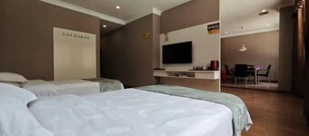 Linlong Hotel in Yinjiang