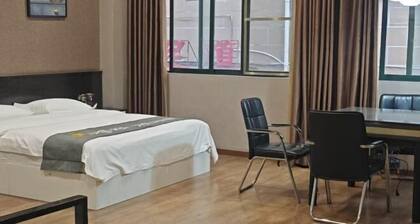 Linlong Hotel in Yinjiang