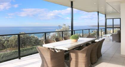 Villa Paradiso - Pool and Beach Front