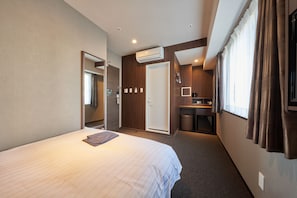 In-room safe, iron/ironing board, free WiFi, bed sheets