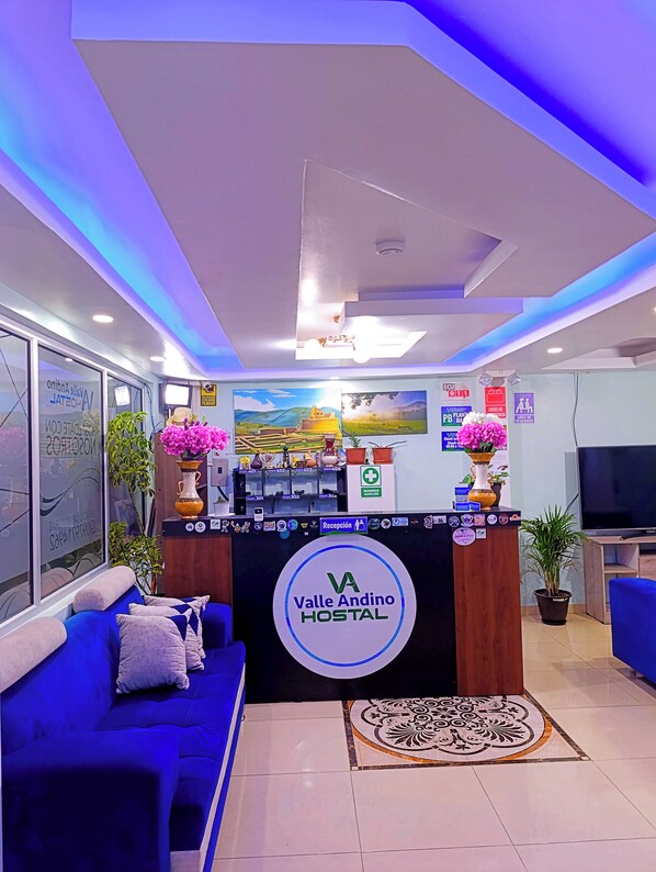 31-Zoll-Flachbildfernseher mit Kabelempfang, Netflix, aktuelle Filme