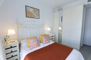 2 bedrooms, WiFi, bed sheets