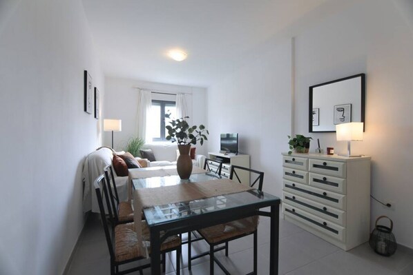 Dining - Rentalsevilla Apartamento Luminoso 2 Dormitorios (Sevilla)