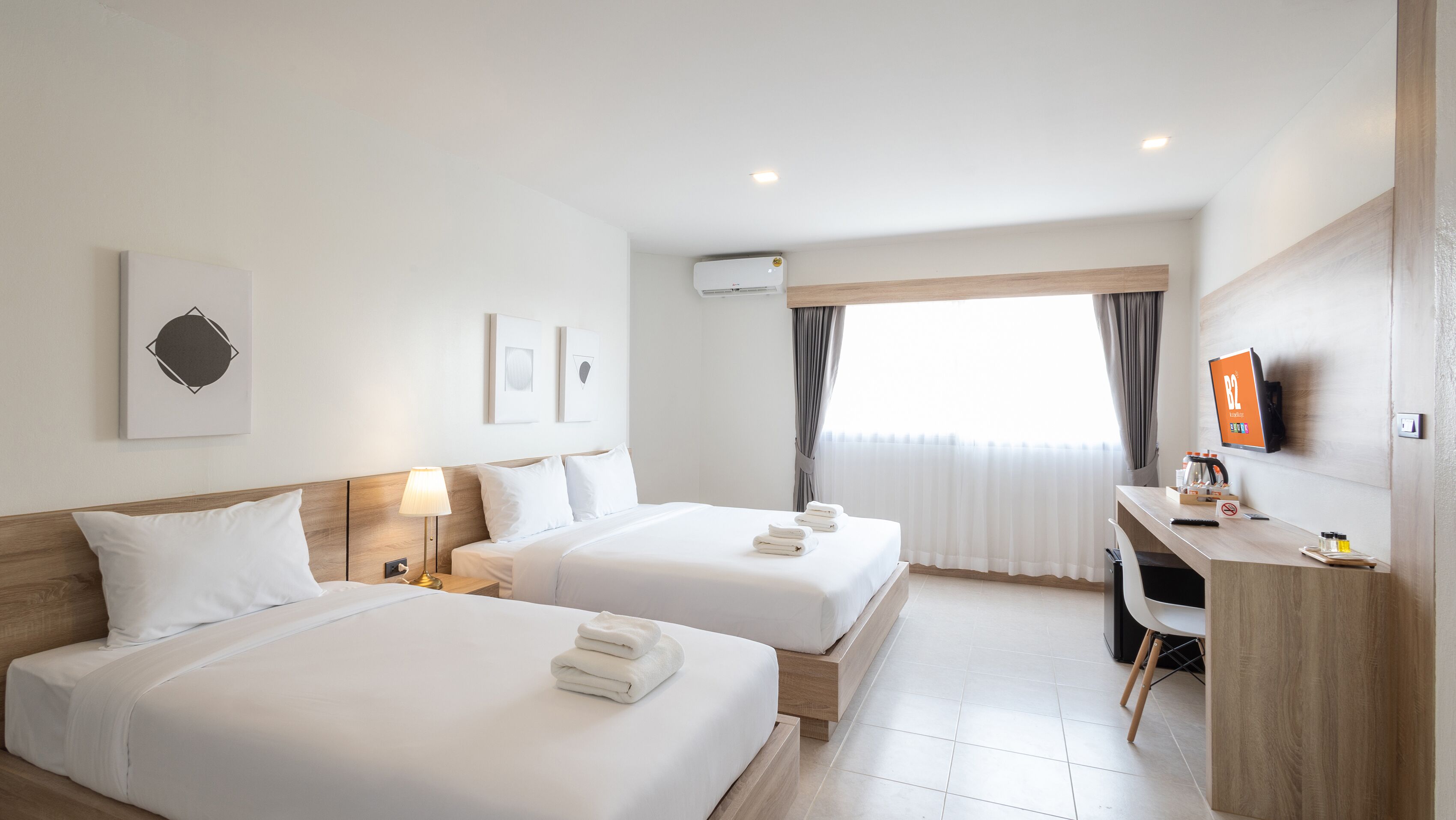 Cortinas blackout, wifi gratis y ropa de cama 