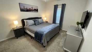 3 bedrooms, in-room safe, desk, iron/ironing board