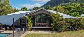 Port Douglas Valley Magic